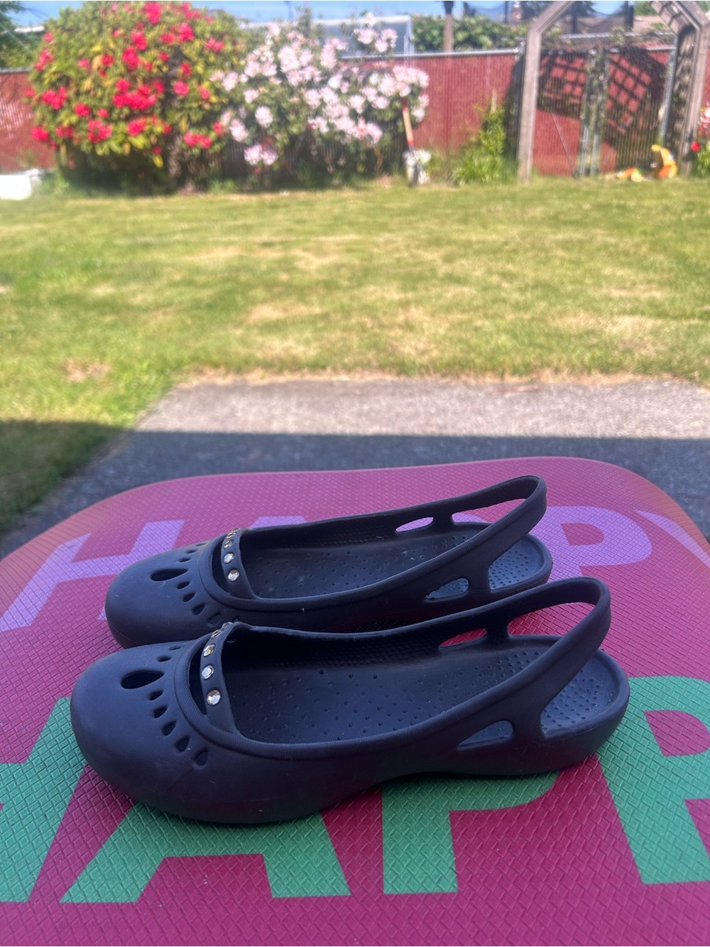 Crocs Women’s Brown Slip-On Jelly Flats with Stud Accent Shoes Size 7